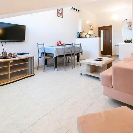 1 Bedroom Awesome In * 普拉