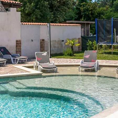 1 Bedroom Awesome In