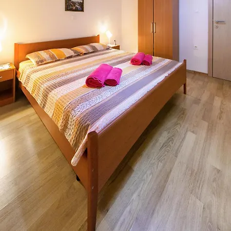 1 Bedroom Awesome In 普拉