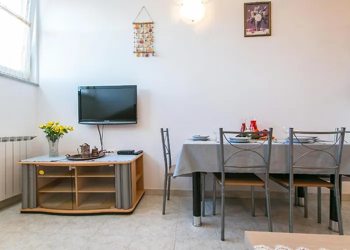 1 Bedroom Awesome In 公寓 普拉