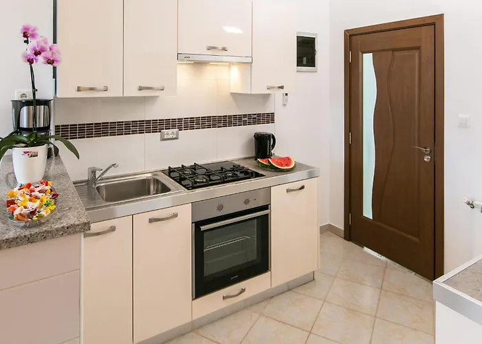 1 Bedroom Awesome In Διαμέρισμα